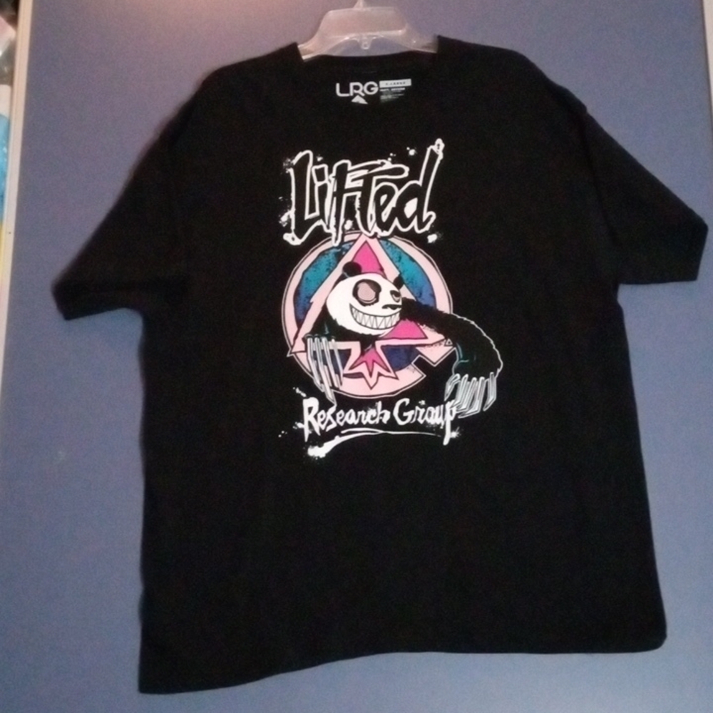LRG Graphic TShirt  XL Black Pre-owned